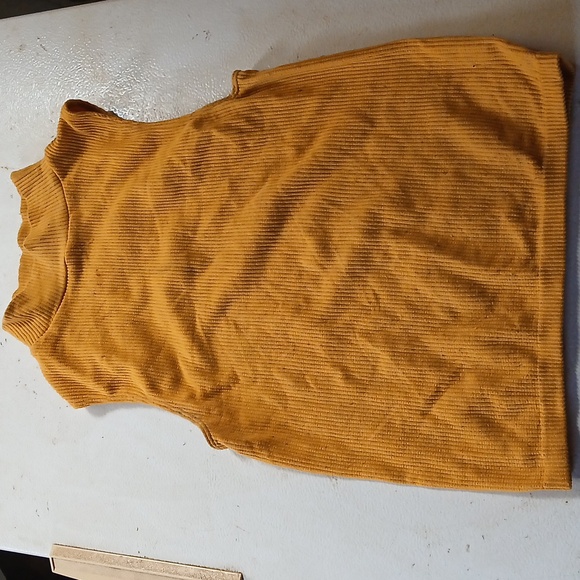 Tank top bundle - Picture 3 of 5